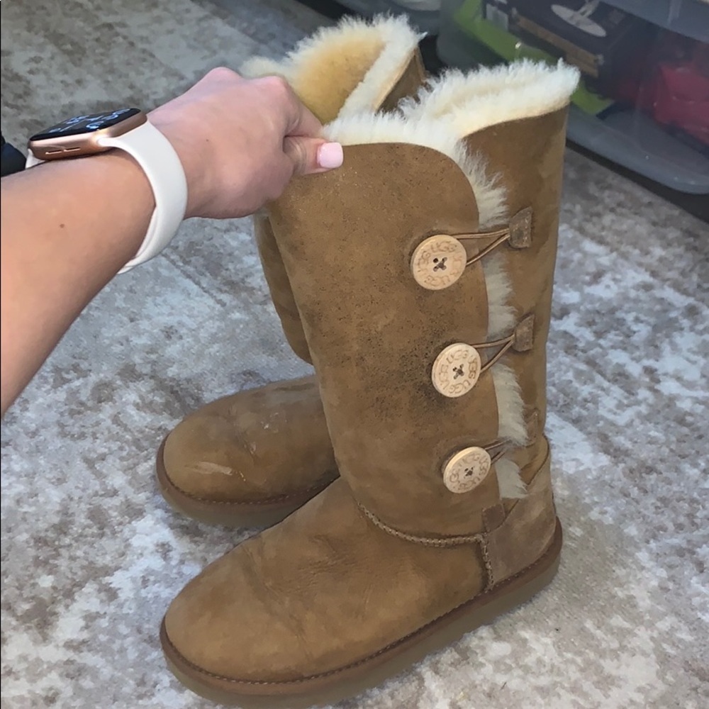 Tall tan UGGS!! Size USA 7